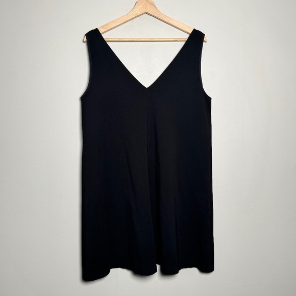 Everlane the Deep V-Neck A-Line Black Dress Sz 8 - Picture 2 of 5